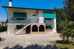 Casa singola con ampio scoperto