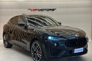 Maserati Levante V8 580 CV AWD Trofeo PARI AL NUOV