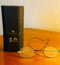 Occhiali tondi stile Cavour