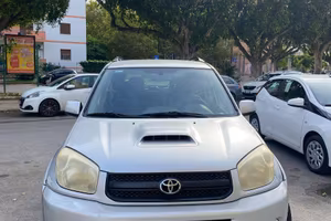 Toyota Rav 4 anno dicembre 2004 km 200.000