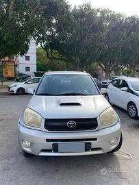 Toyota Rav 4 anno dicembre 2004 km 200.000