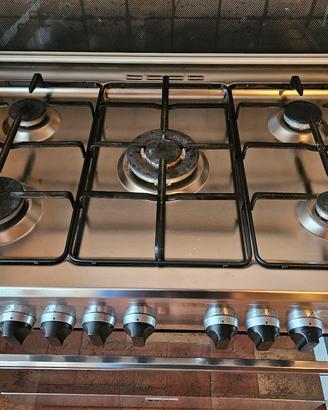 cucina a Gas con forno  5 fuochi
