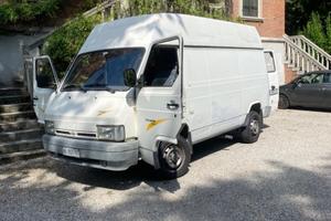 Furgone Nissan Trade
