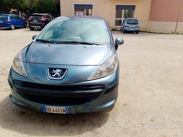 Peugeot 207 14 HDi 