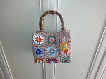 Borsa a lavorazione uncinetto con Granny Square