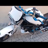Ducati Monster 900