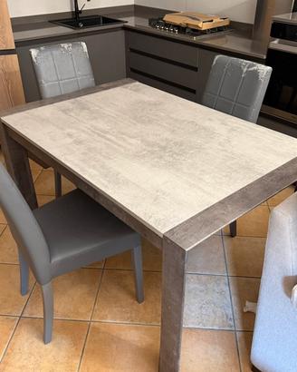 Tavolo 140x90 allungabile con 6 sedie