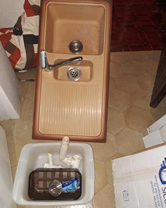 Lavello cucina ad una vasca colore beige