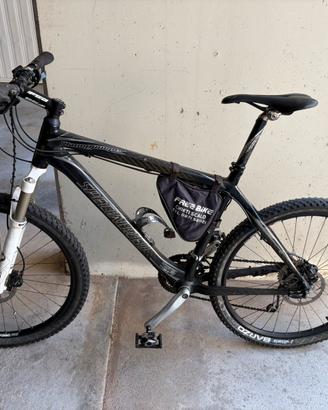 Bici MTB Specilized Carbonio (in presenza)