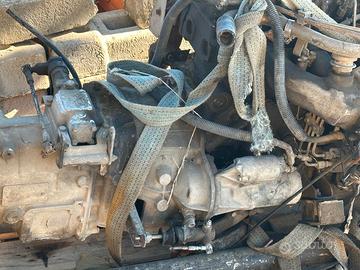motre Nissan cabstatd  camion 
