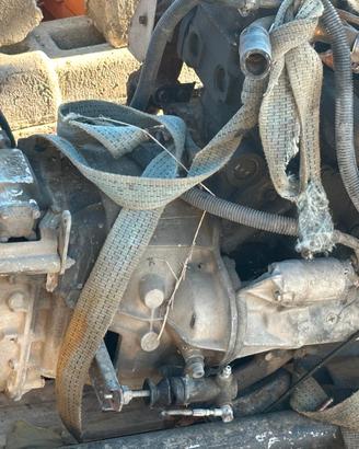 motre Nissan cabstatd  camion 