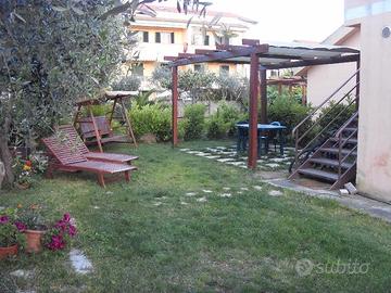 App. c/Giardino arredato indip. 150mt mare
