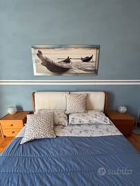 Letto matrimoniale, comò e comodini