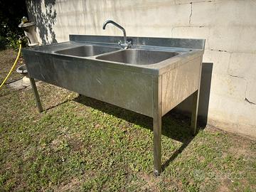 Tavolo e lavabo acciaio inox