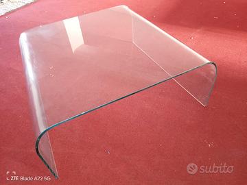 tavolino in vetro curvato trasparente 