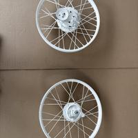 PIAGGIO CIAO RUOTE A RAGGI ZINCATE  E VERNICIATE