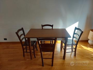 Tavolo con Sedie 