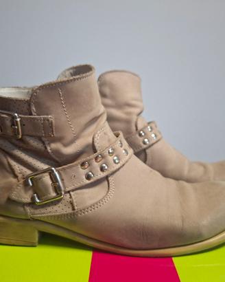 Stivaletto donna basso color beige