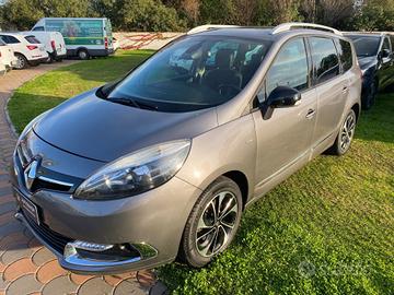 RENAULT - Grand Scénic - dCi 8V 110 CV EDC