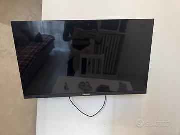 Smart TV Hisense 32”+ staffa parete