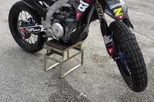 🏁  Moto da Flat Track Pronto Gara