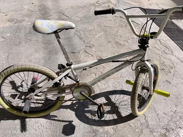 BMX MBM UNO WHITE LIMe BMX da freestyle 