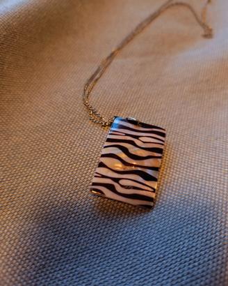 Collana lunga con ciondolo