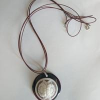 Collanina con ciondolo. Artigianato pugliese