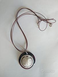 Collanina con ciondolo. Artigianato pugliese