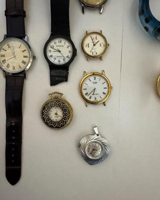 23 pezzi di orologi bigiotteria uomo donna collana
