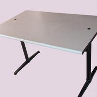 scrivania per disegno o PC