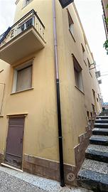 Immobile cielo terra di 350 mq salita san michele