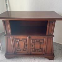 Mobiletto in legno con ruote