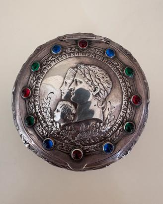 Antica scatolina in argento