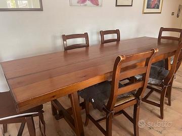tavolo in legno (2,30 m x 80) e  8 sedie in legno