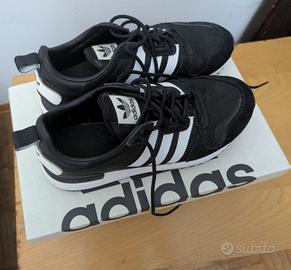 scarpe ADIDAS ZX700