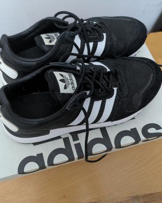 scarpe ADIDAS ZX700