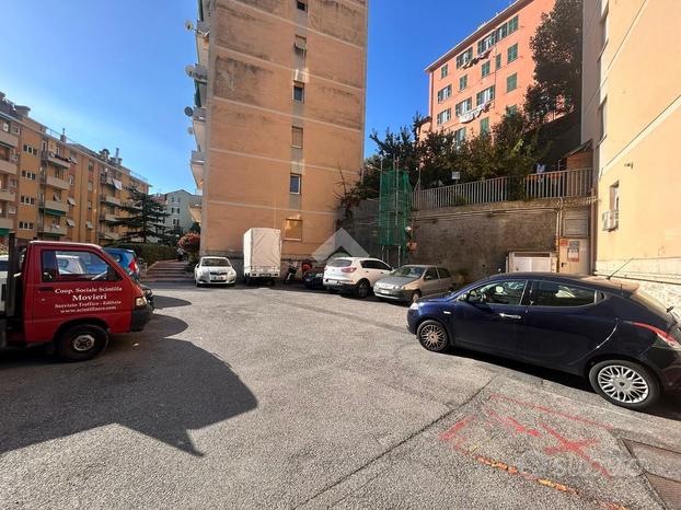 3 LOCALI A GENOVA