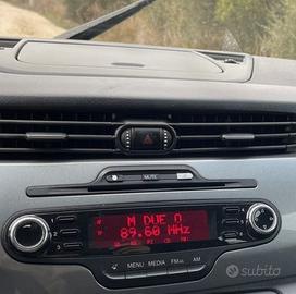 Stereo originale Alfa Giulietta con mascherina