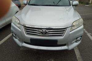 Toyota RAV4 crossover