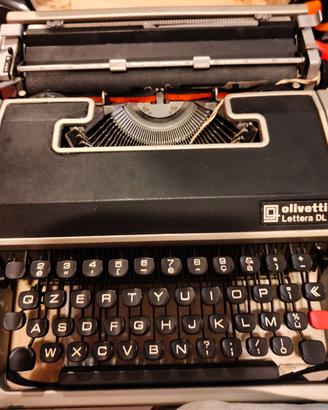 macchina per scrivere Olivetti