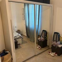 armadio ante scorrevoli  a specchio 