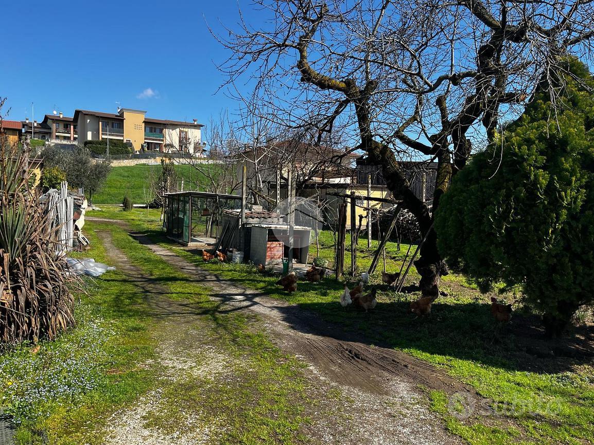 TER. RESIDENZIALE A CAPRIANO DEL COLLE - Vista 3