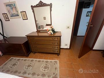 Cassettiera+specchio amovibile in legno massello