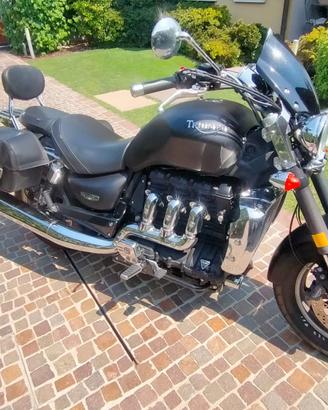 TRIUMPH ROCKET III ROADSTER ABS -2011-  34.500 KM