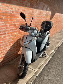 Honda SH Mode 125 – 2017 – 25.000 km – perfetto