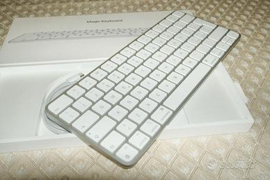 Apple Magic Keyboard argento come nuova