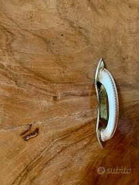 Armadio in stile coloniale