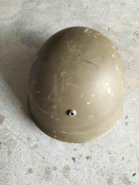casco in metallo