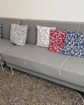 Divani moderni grigio chiaro pari al nuovo